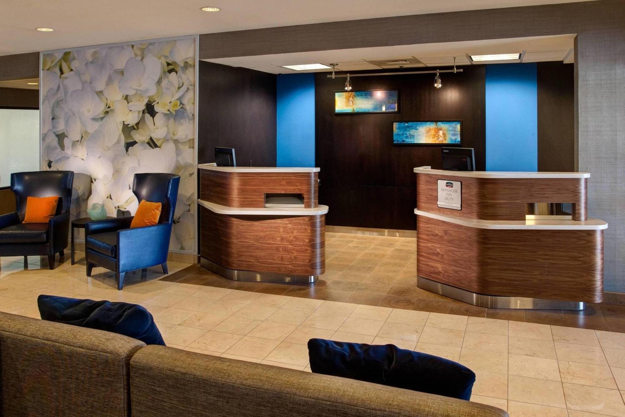 Courtyard By Marriott Kokomo Buitenkant foto