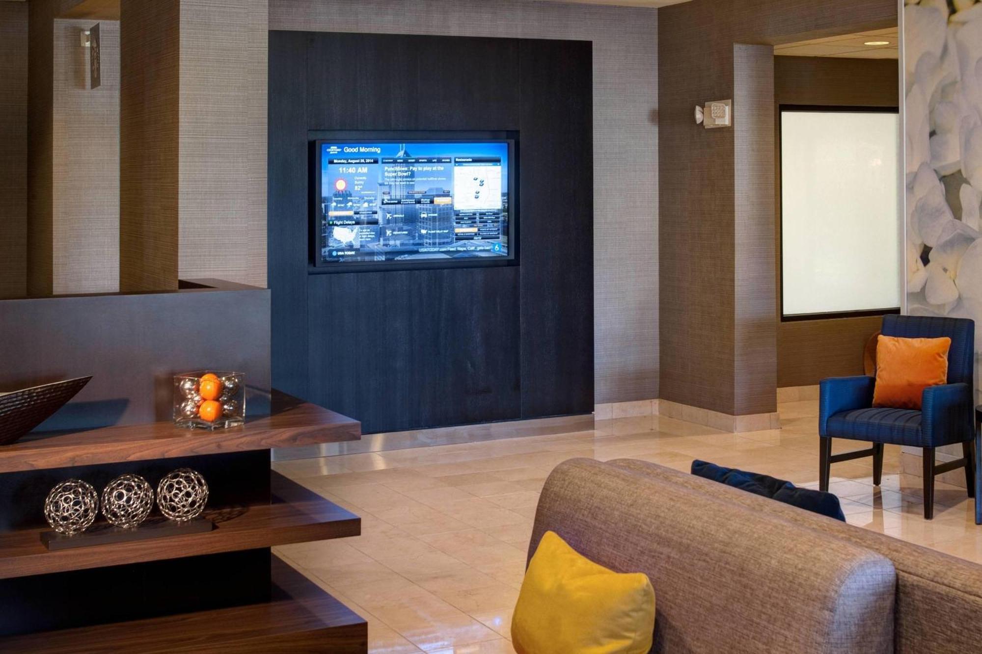 Courtyard By Marriott Kokomo Buitenkant foto