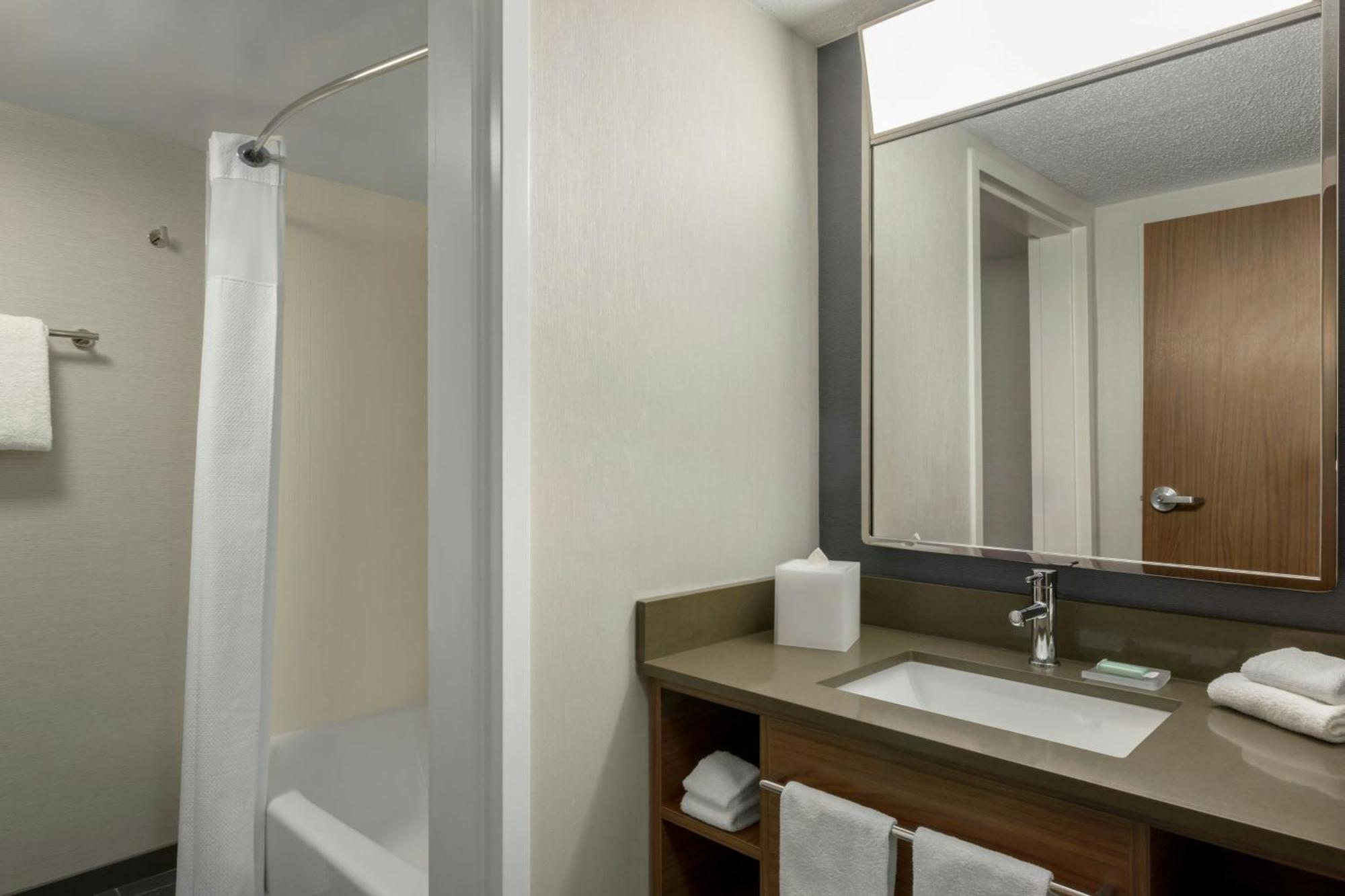 Courtyard By Marriott Kokomo Buitenkant foto