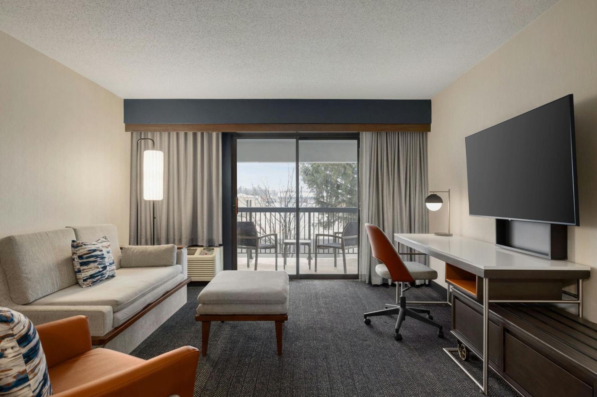 Courtyard By Marriott Kokomo Buitenkant foto